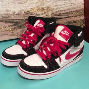 Nike’s High Top Shoes